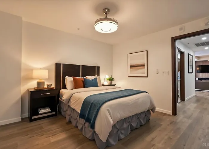 Modern Escape - 1701 3* Tulsa